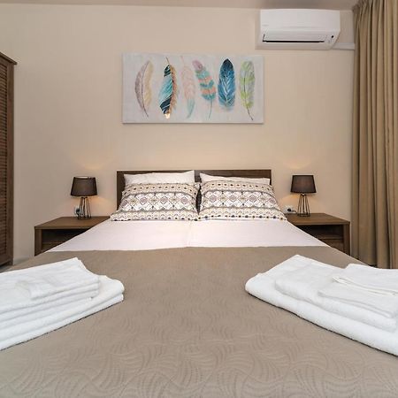 Alma Apartment - Stylish 1Bd Flat With Balcony By Flat Mаnager プロヴディフ エクステリア 写真