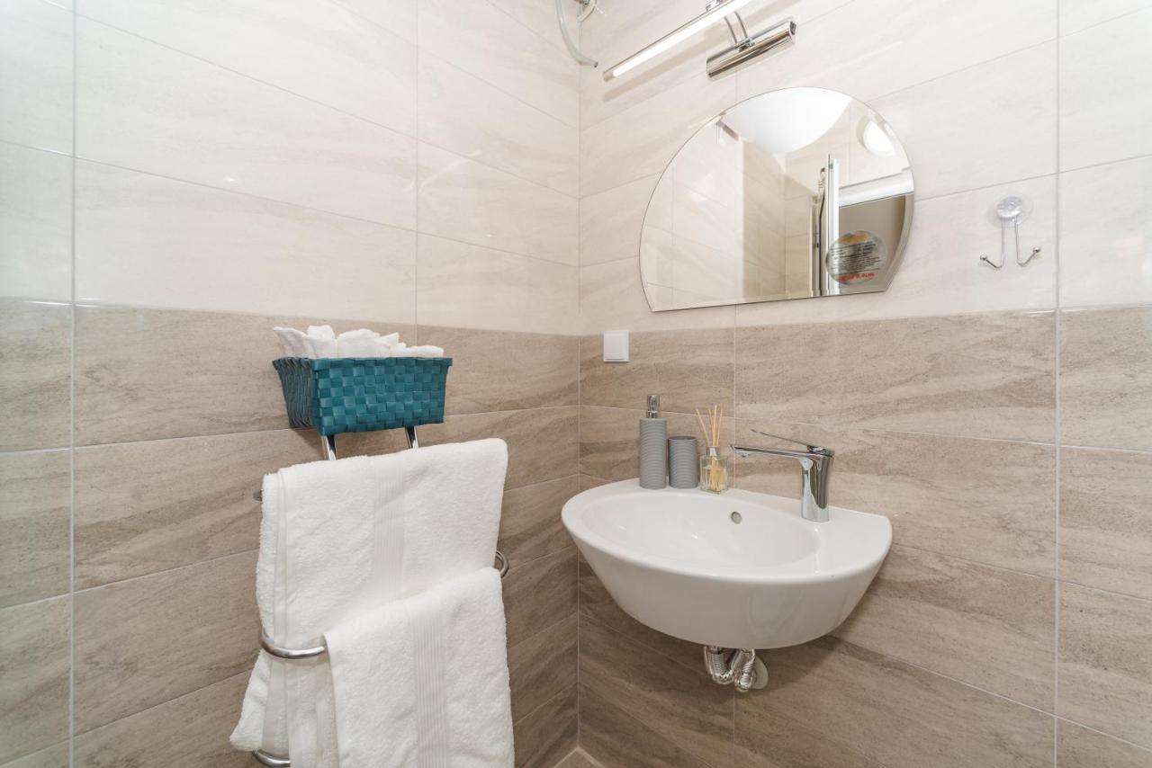 Alma Apartment - Stylish 1Bd Flat With Balcony By Flat Mаnager プロヴディフ エクステリア 写真